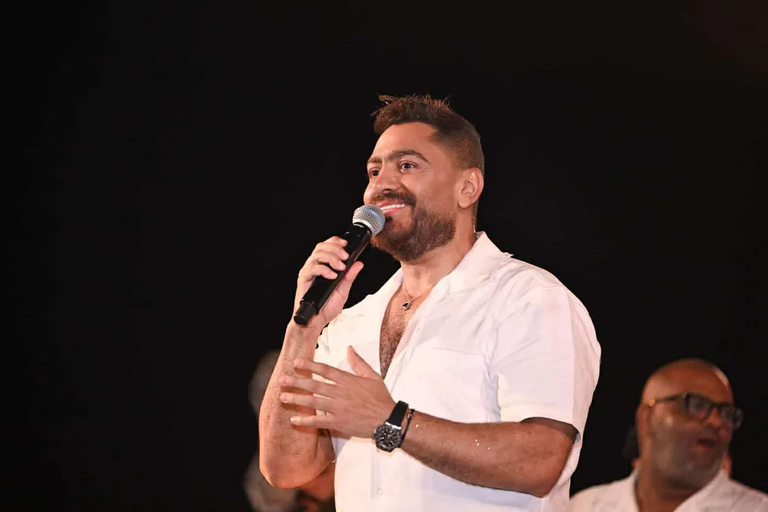 Tamer Hosny à Paris Quand la voix de l’Orient rencontre l’âme de l’Occident