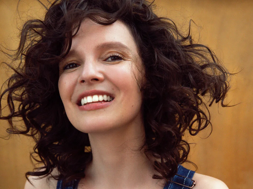 Anne Sila : la voix franco-turque qui réinvente la douceur, la force et l’élégance dans la musique française