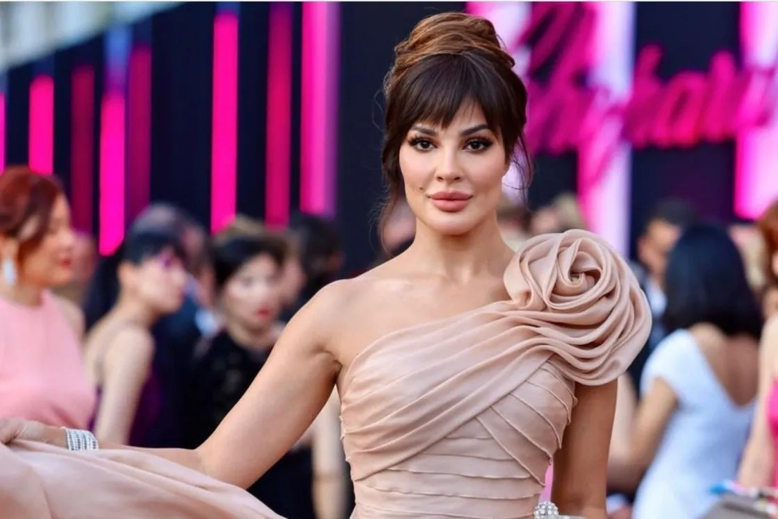 Nadine Njeim : l’actrice libanaise dont la présence à Paris dépasse les lumières de la mode
