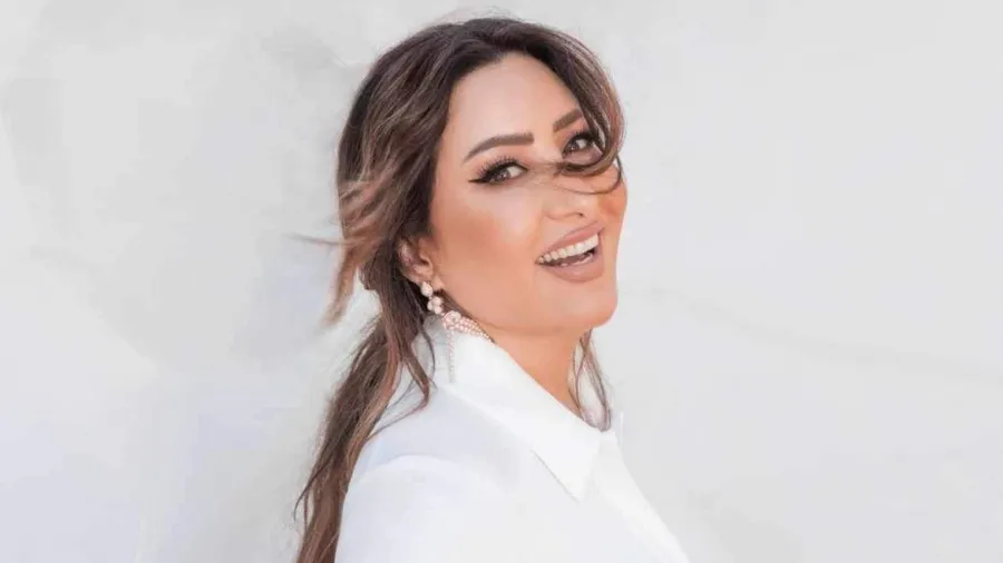 Latifa, la voix tunisienne qui a trouvé à Paris un écho singulier entre modernité et héritage arabe