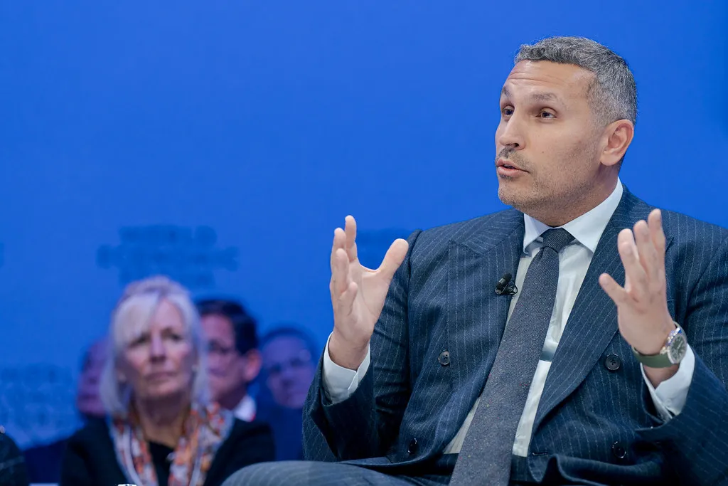 Khaldoon Al Mubarak et le World Economic Forum : quand le pouvoir économique mondial se redessine depuis le Moyen-Orient