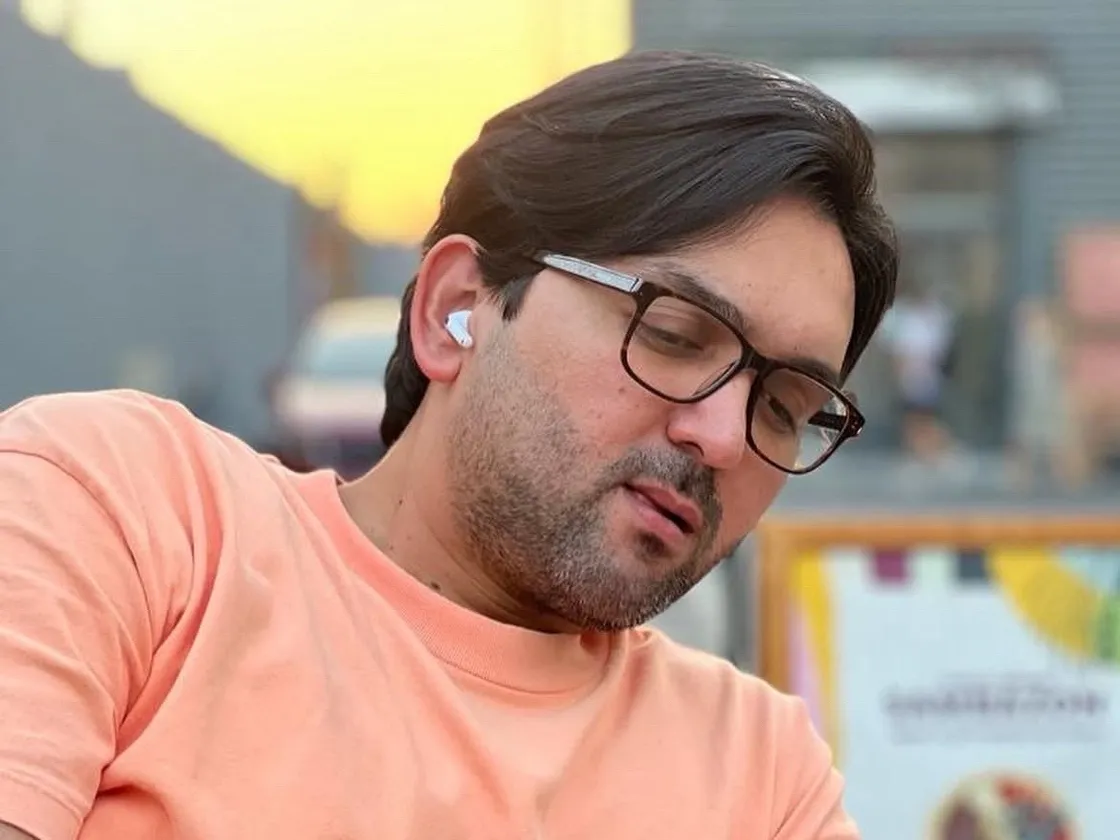 Nashat Akram : la construction d’une présence durable