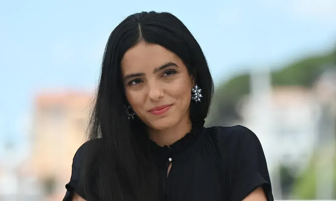 Hafsia Herzi, ou l’autorité silencieuse d’un regard qui s’est construit dans le temps