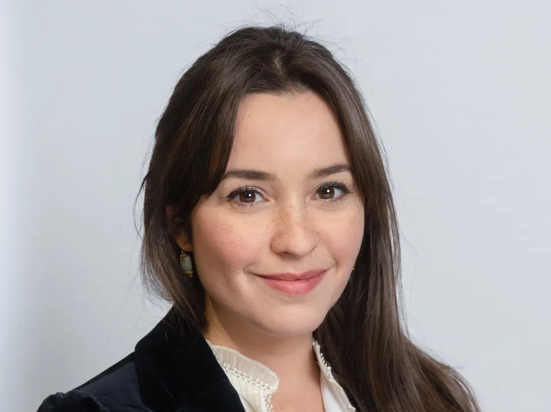 Julie Martinez, ou l’apprentissage discret du langage public à l’ère de la surexposition