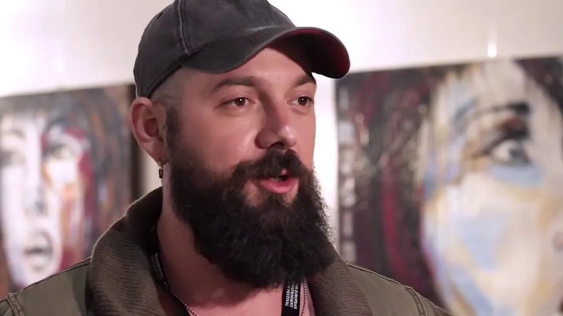 İlker Savaşkurt filmer depuis le déplacement