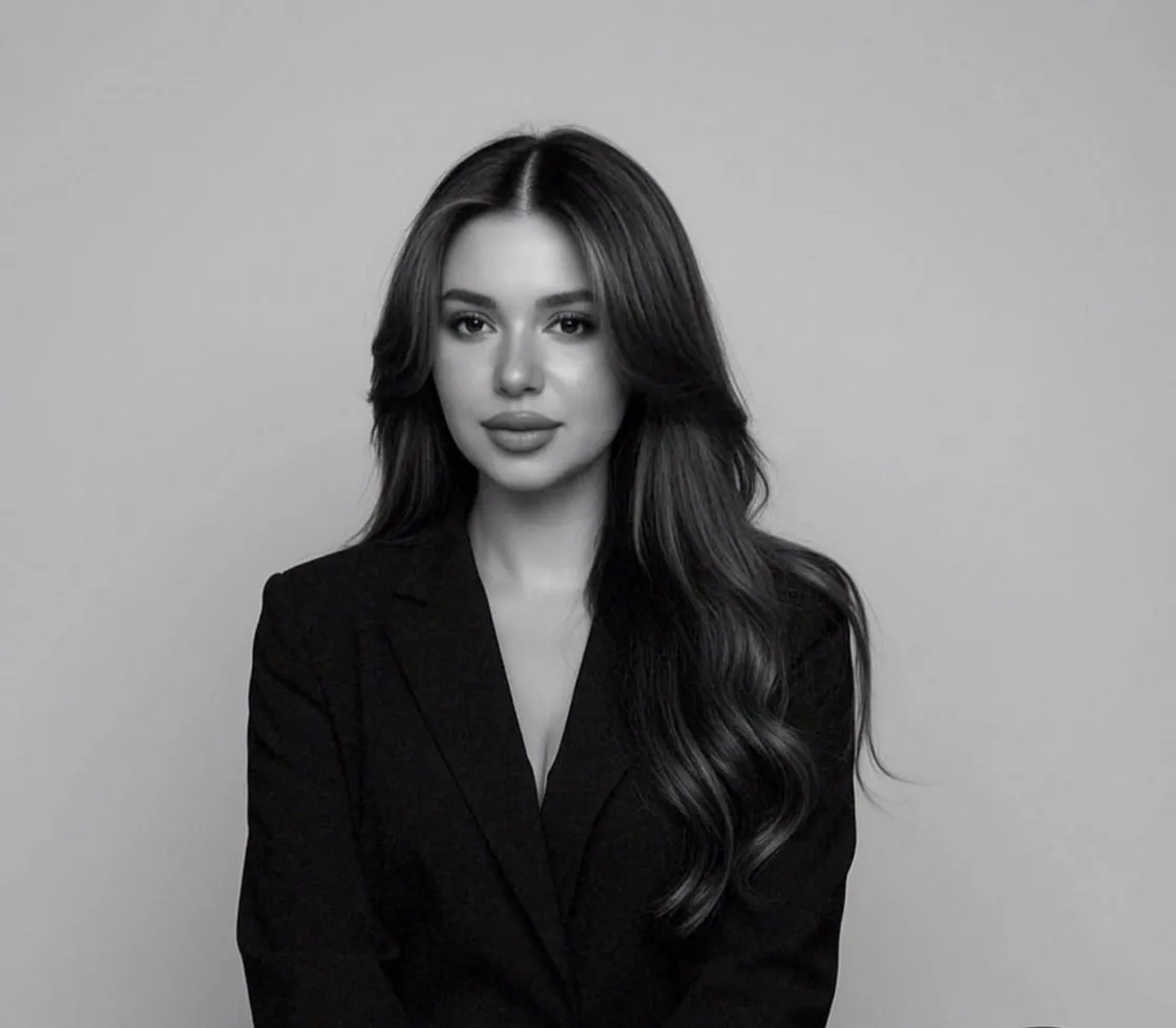 Menna Thabet Le visage comme territoire : naissance d’une génération qui fabrique l’identité visuelle arabe