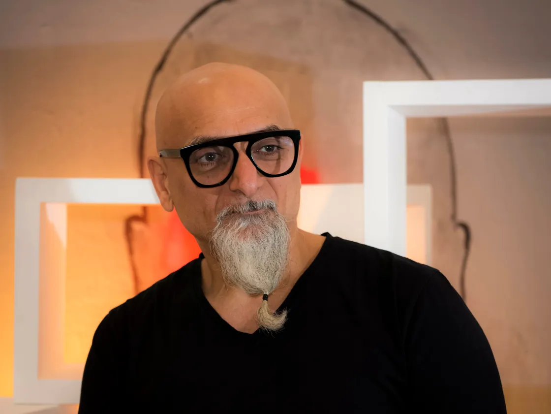 Ahmed Al Bahrani Habiter la matière, sculpter l’absence