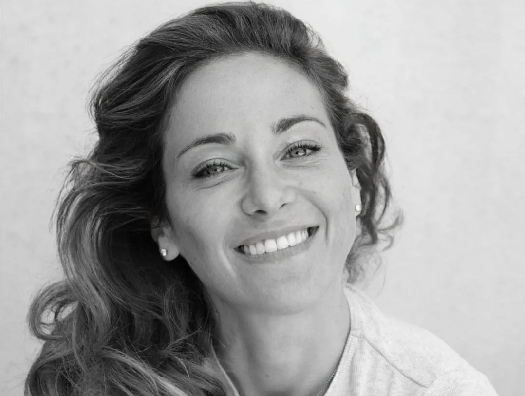 Fanny Gurunlian Quand la comédie dévoile les fissures du quotidien