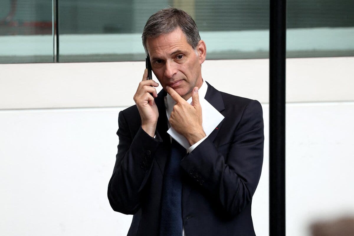 Rodolphe Saadé, homme d’affaires français issu d’une famille d’origine orientale, architecte d’un nouveau pôle médiatique privé en France, entre industrie globale et information stratégique.