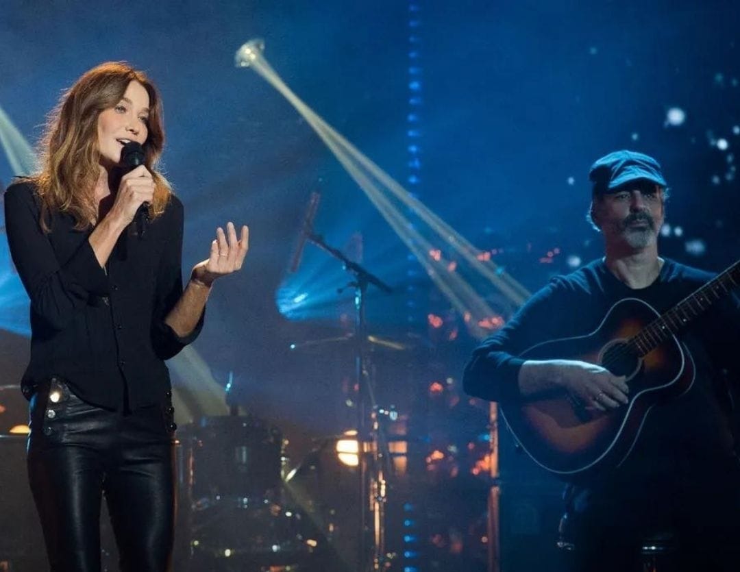 Carla Bruni, la voix française qui trouve un écho vibrant en Orient