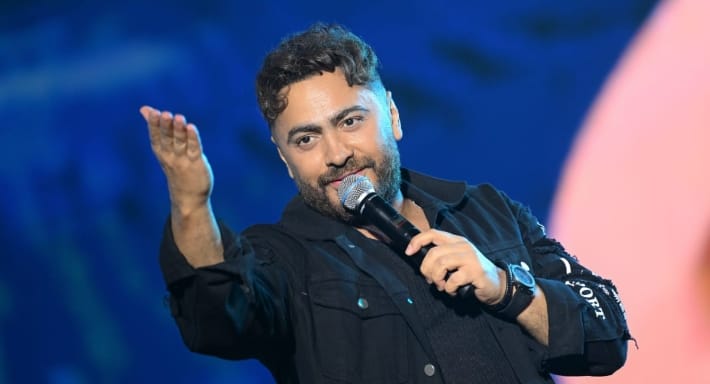Tamer Hosny : quand une légende arabe redéfinit les records et transforme le paysage musical du Moyen-Orient