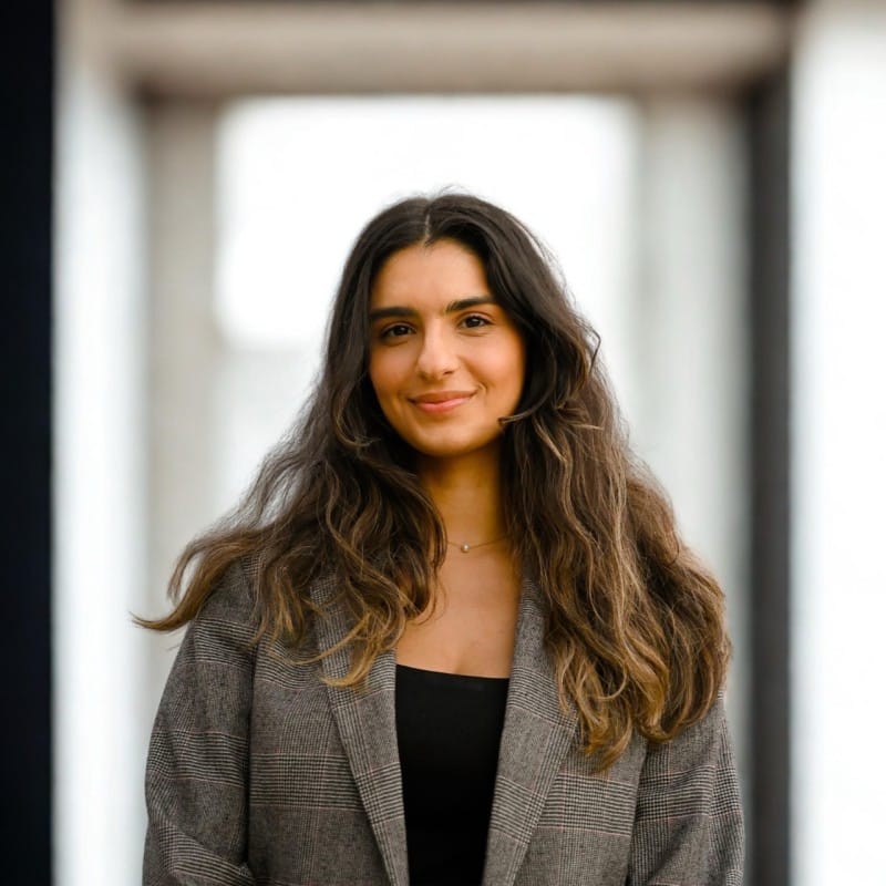 Maya Moussa écrire le futur en ouvrant des portes que l’on disait fermées