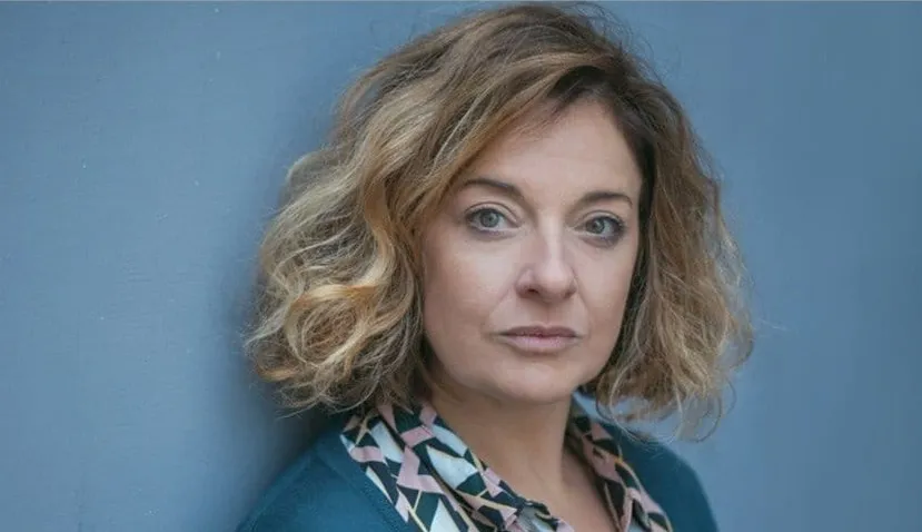 Coralie Emilion-Languille, ou le théâtre comme lieu de tenue