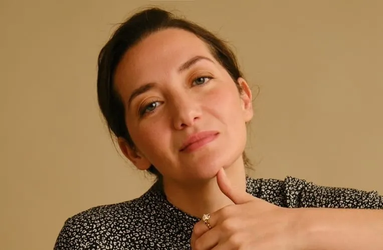 Selma Alaoui, ou tenir le réel entre la scène et l’écran