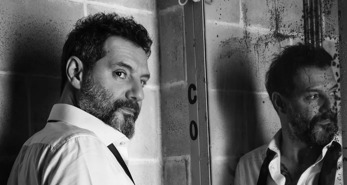 Adel Karam quand le rire devient une langue de négociation avec le réel