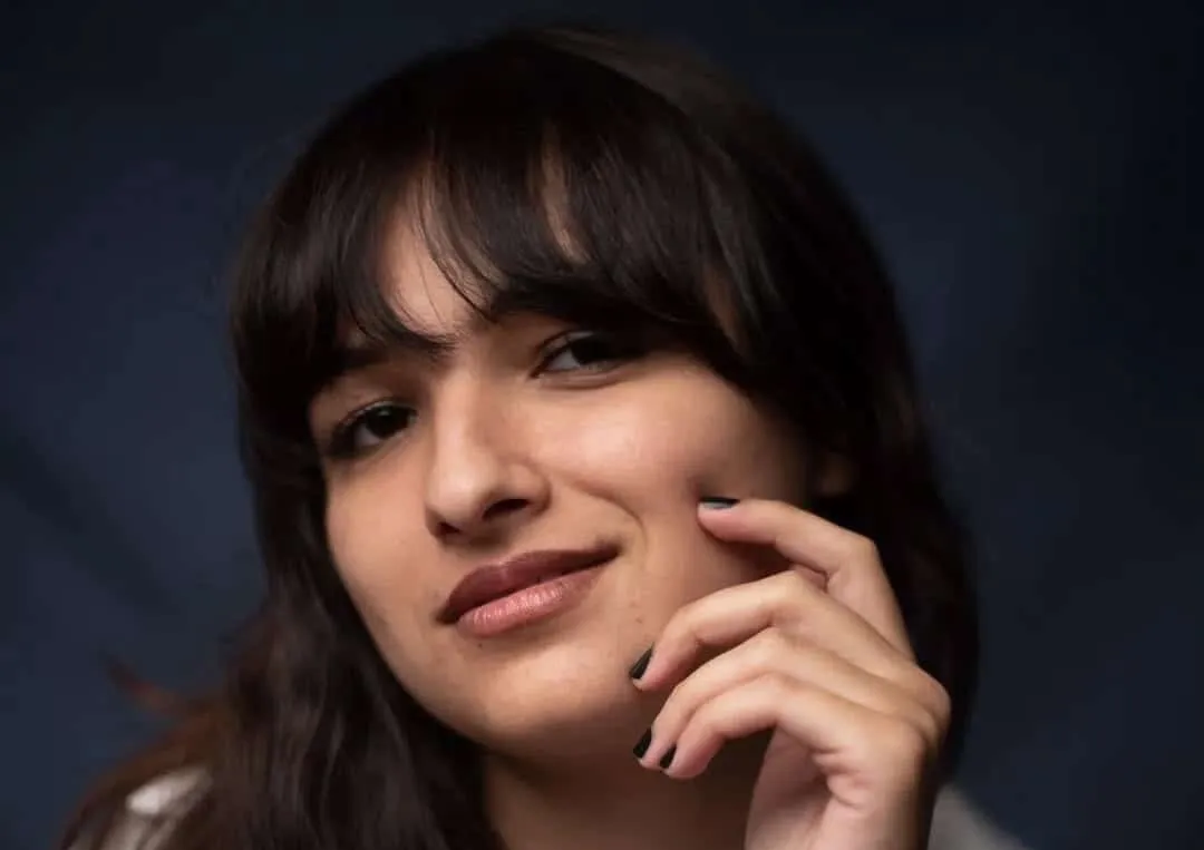 Abir Hijazi Regarder depuis l’intérieur