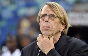 Claude Le Roy : l’entraîneur français qui a façonné une histoire singulière entre l’Afrique, le Golfe et le football mondial