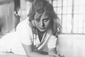 Nadia Lotfi, Paris comme espace de conscience : itinéraire d’une actrice égyptienne hors des cadres