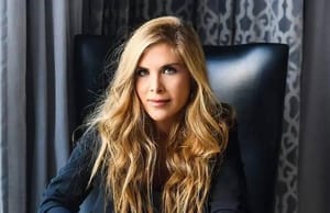 Aline Lahoud, le chant comme acte de vie Quand la voix devient éthique, et Paris un horizon symbolique