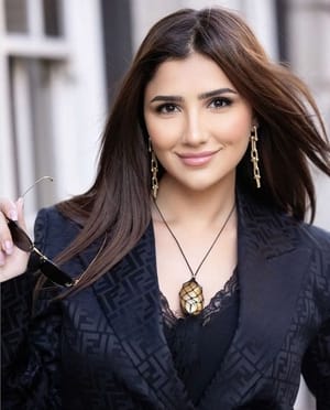 Mai Omar : l’éclat égyptien qui séduit Paris, capitale mondiale du style