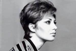 Layla Sheir La présence discrète d’une actrice en mouvement