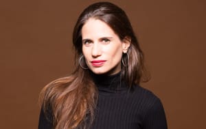 Mona El Yafi : penser le théâtre depuis le corps, écrire depuis l’exil