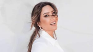 Latifa, la voix tunisienne qui a trouvé à Paris un écho singulier entre modernité et héritage arabe