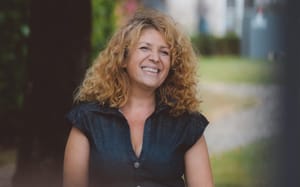 Baya Kasmi, ou l’art de transformer l’intime en écriture cinématographique