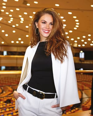 Tülin Şahin : une élégance venue d’Orient qui trouve son rayonnement à Paris