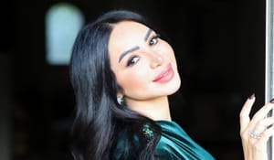 Engy Alaa, ou l’art de tenir le récit dans un monde fracturé