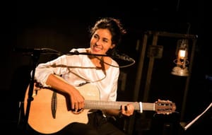 Souad Massi Une voix en déplacement : poétique, exil et écriture musicale entre l’Algérie et l’Europe
