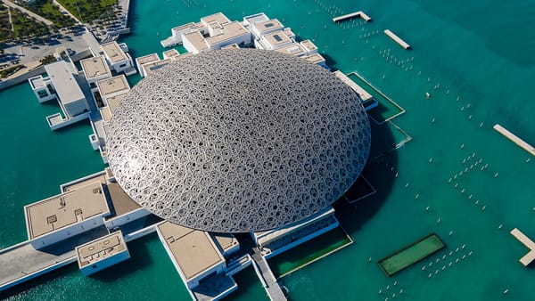 Le Louvre Abu Dhabi : une icône française au cœur du Golfe