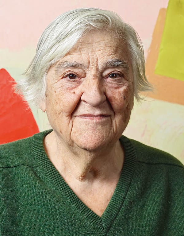 Etel Adnan : la peintre et poétesse qui a offert à Paris une lumière venue de l’Orient