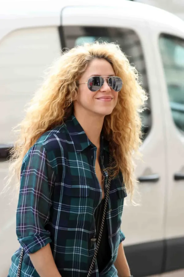 Shakira entre Paris et l’Orient une histoire qui traverse les cultures