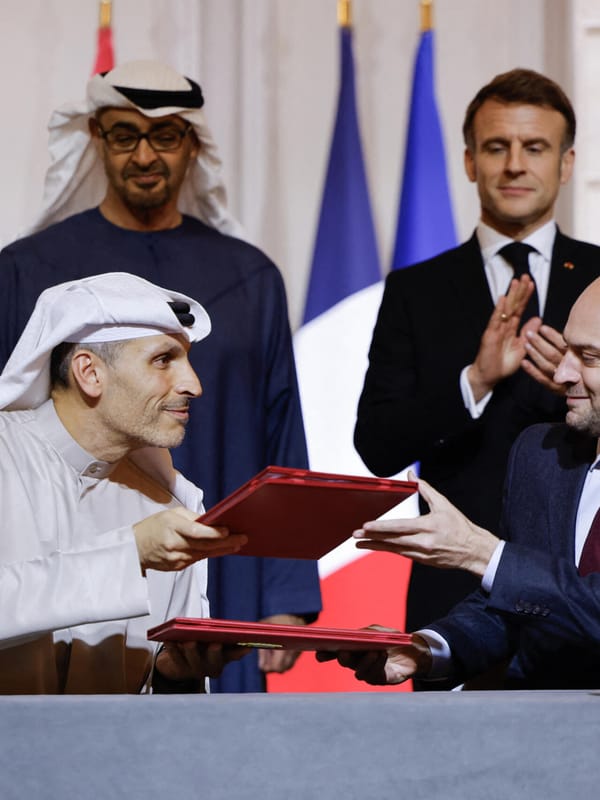 L’investissement historique des Émirats : 50 milliards d’euros pour un géant de l’IA en France