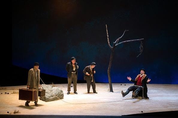 Pourquoi le théâtre a-t-il renoncé au réalisme ?