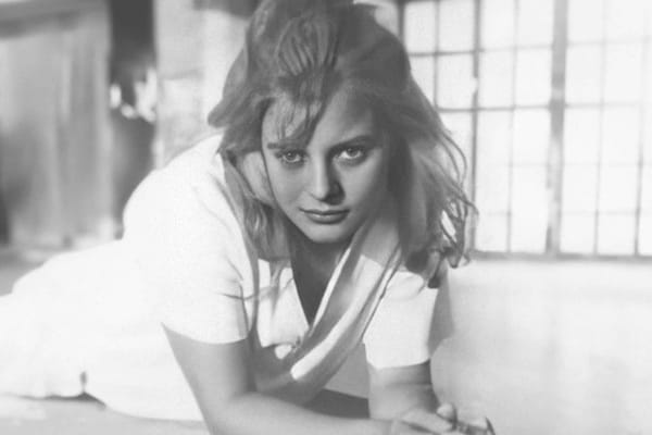 Nadia Lotfi, Paris comme espace de conscience : itinéraire d’une actrice égyptienne hors des cadres