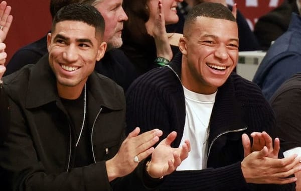Lors de la Coupe d’Afrique des Nations au Maroc, quand Mbappé soutient Hakimi : un geste qui dépasse le football