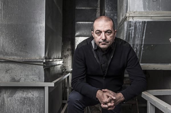 Hany Abu-Assad construit un cinéma sans slogans, où chaque choix narratif engage une réflexion éthique.