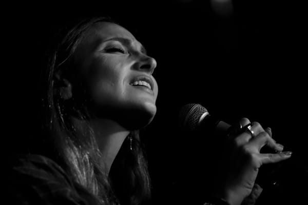 Lynn Adib la voix frontière