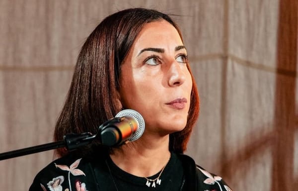 Faïza Guène Déplacer le récit, décentrer la langue